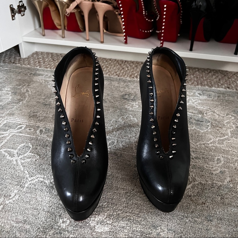 Christian louboutin size 39